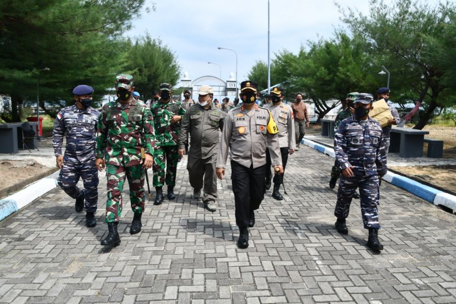 Danrem 033/WP Bersama FKPD Kunker ke Pulau Nipah dan Pulau Pelampong