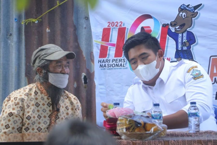 Di Hari Pers Nasional 2022, Pak Kumis Terharu Didatangi Plt Bupati Bintan