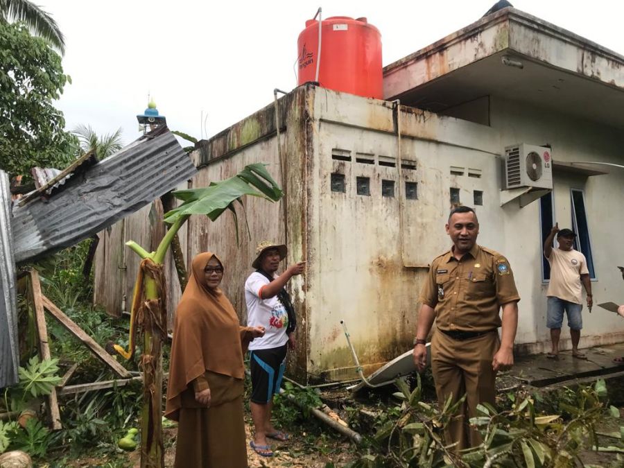 Hujan Dan Angin Kencang Rusakkan 14 Rumah Warga