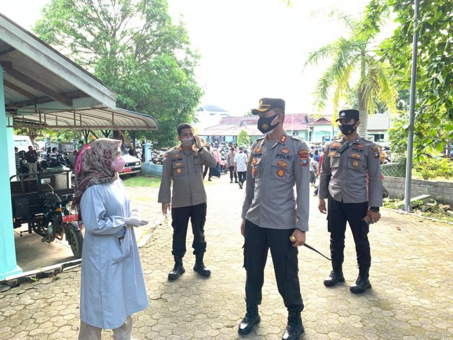 Kapolres Bintan Tinjau Langsung Vaksinasi Di UPTD Puskesmas Kijang