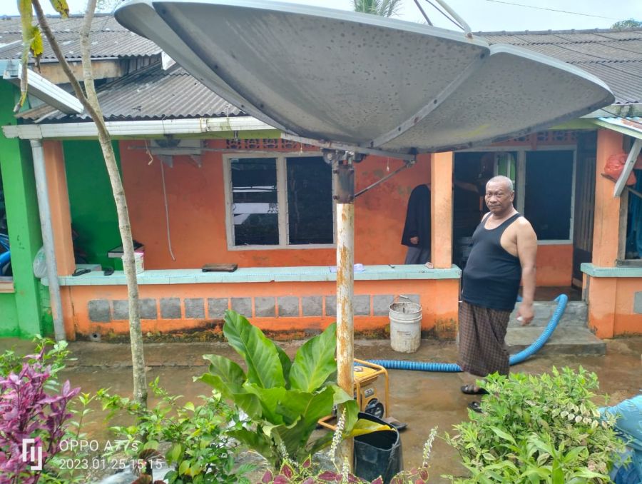 Banjir Rob Landa Perumahan Warga, Ketua IPK Bintan Cepat Tanggap Beri Bantuan