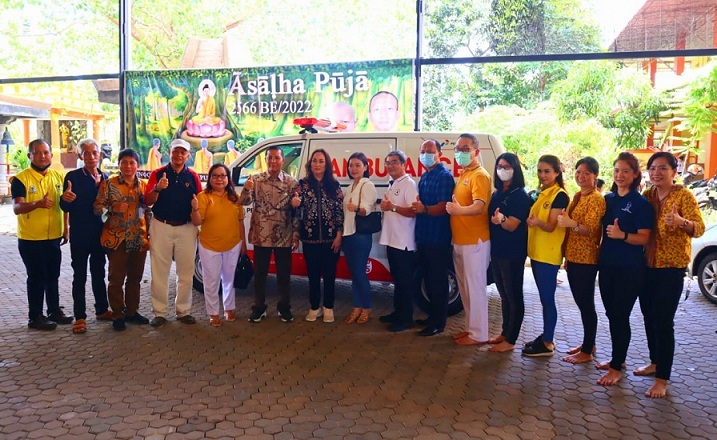 Lagi, CSL Serahkan Bantuan 1 Mobil Ambulans Untuk Yayasan Keagamaan