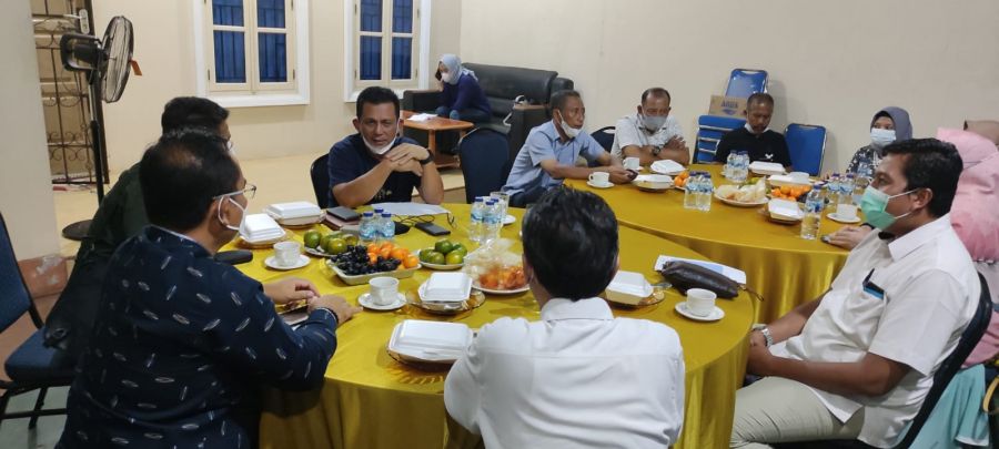 Pastikan Ketersediaan Bantuan Masyarakat, Usai Kunker dari Karimun Ansar Langsung Rapat OPD