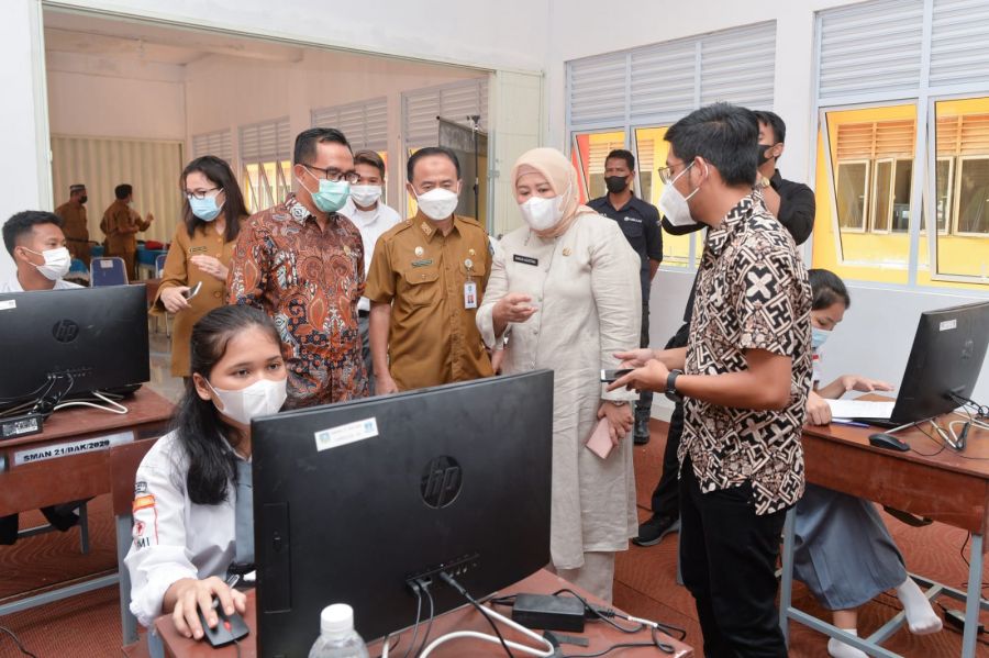 Permudah Proses Belajar, Wagub Marlin Launching Aplikasi E-Belajar di Batam