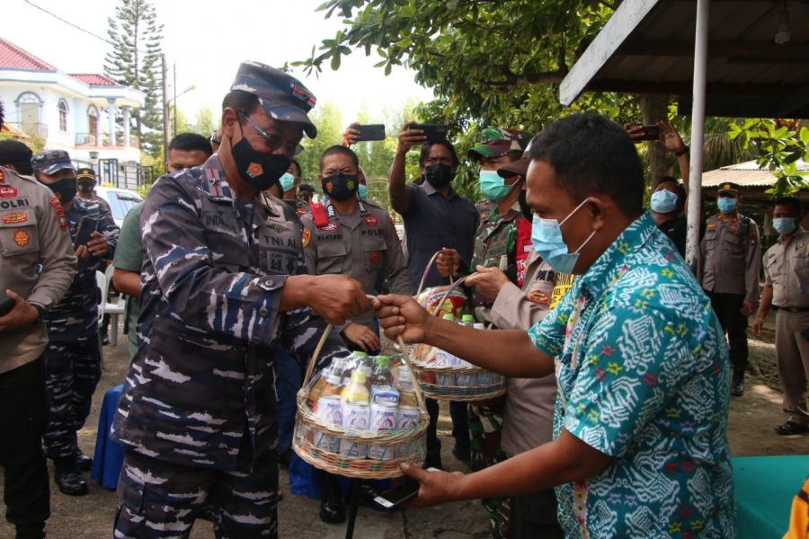 Posko PPKM Skala Mikro Batu Ampar Ditinjau Danlantamal IV, Walikota Batam, dan FKPD Kepri