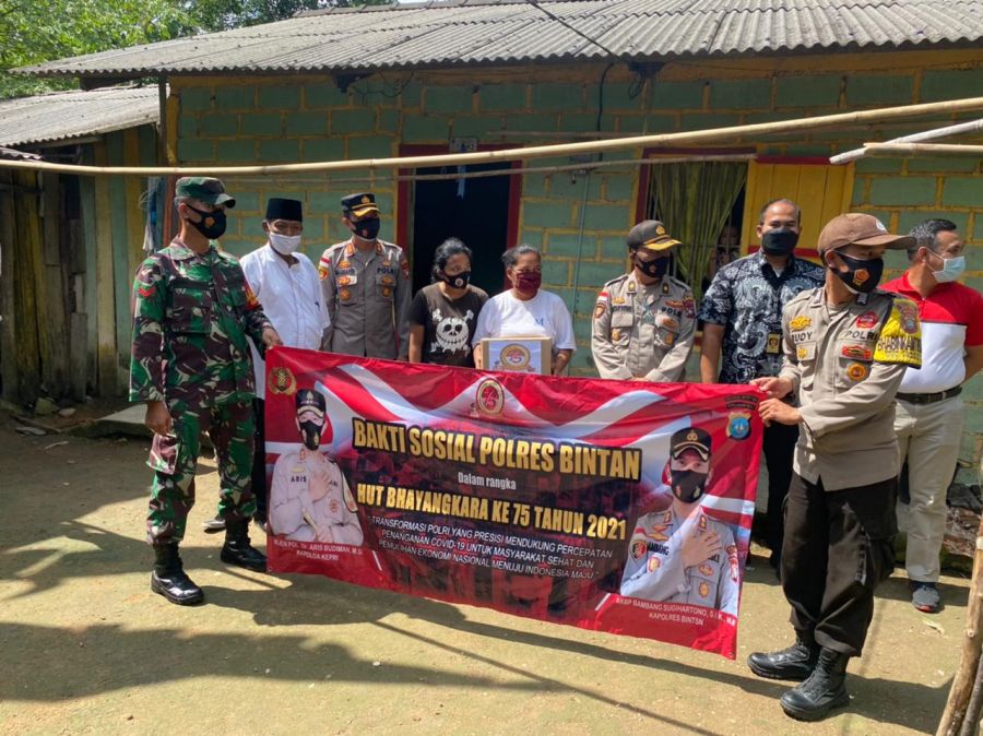 Sambut Hari Bhayangkara Ke-75, Polres Bintan Gelar Bakti Sosial