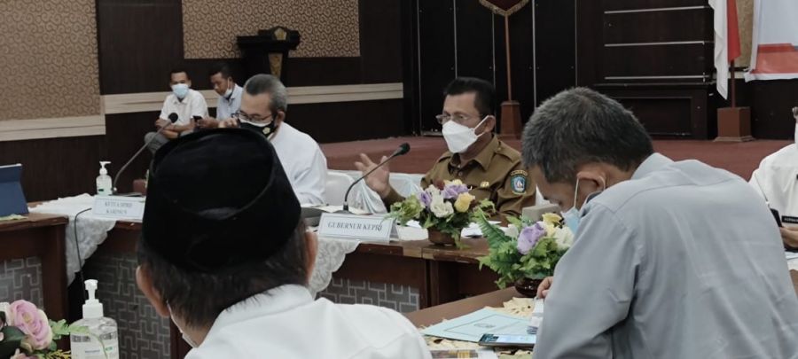 Tindaklanjuti Bandara RHA dan Pelabuhan Malarko, Gubernur Pimpin Rapat Koordinasi