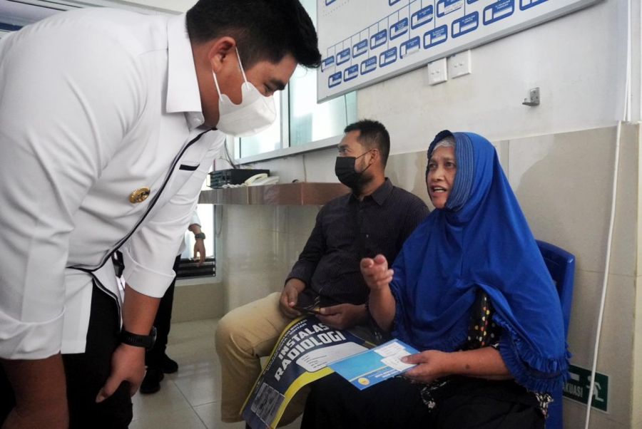 Tingkatkan Pelayanan RSUD, Roby Bantu Layar Monitor