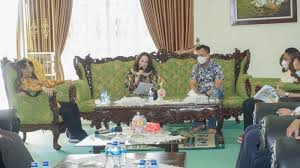 Untuk Lingga, Cen Sui Lan: Kita Go Ahead agar Kemiskinan Dapat Berkurang