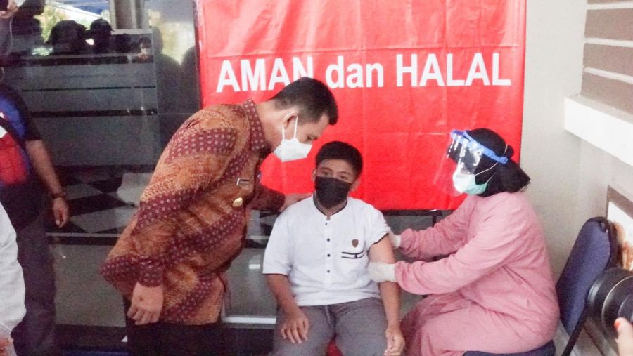Vaksinasi  Anak, Gubernur Ansar Siapkan Tenaga Tambahan Vaksinator