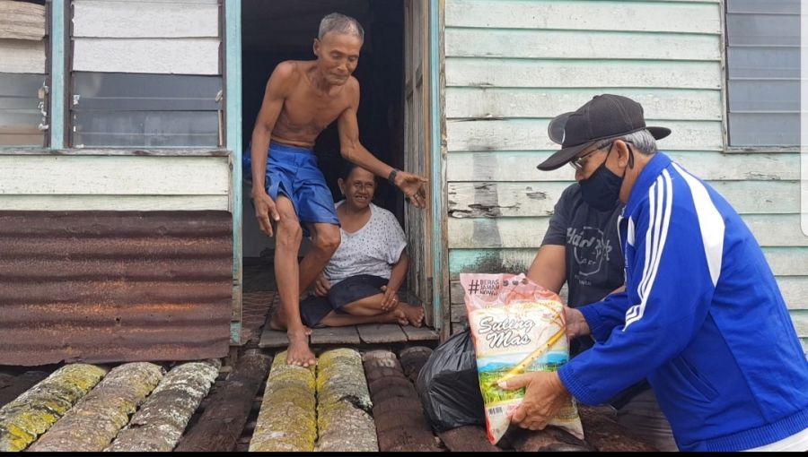 Walaupun Hidup Dalam Kekurangan, Pak Akop Tetap Semangat Jalani Kehidupannya